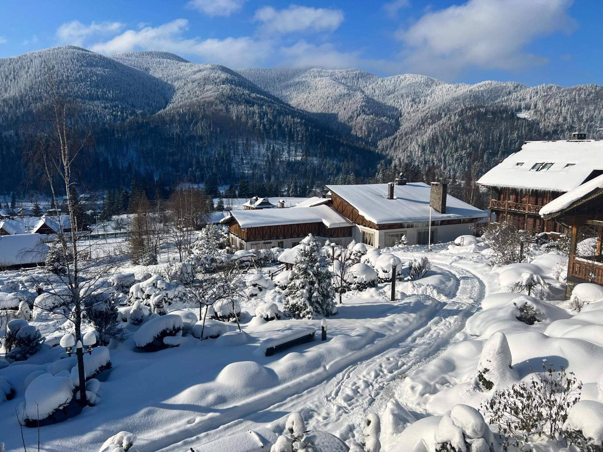 Отель Korunka Татаров Экстерьер фото